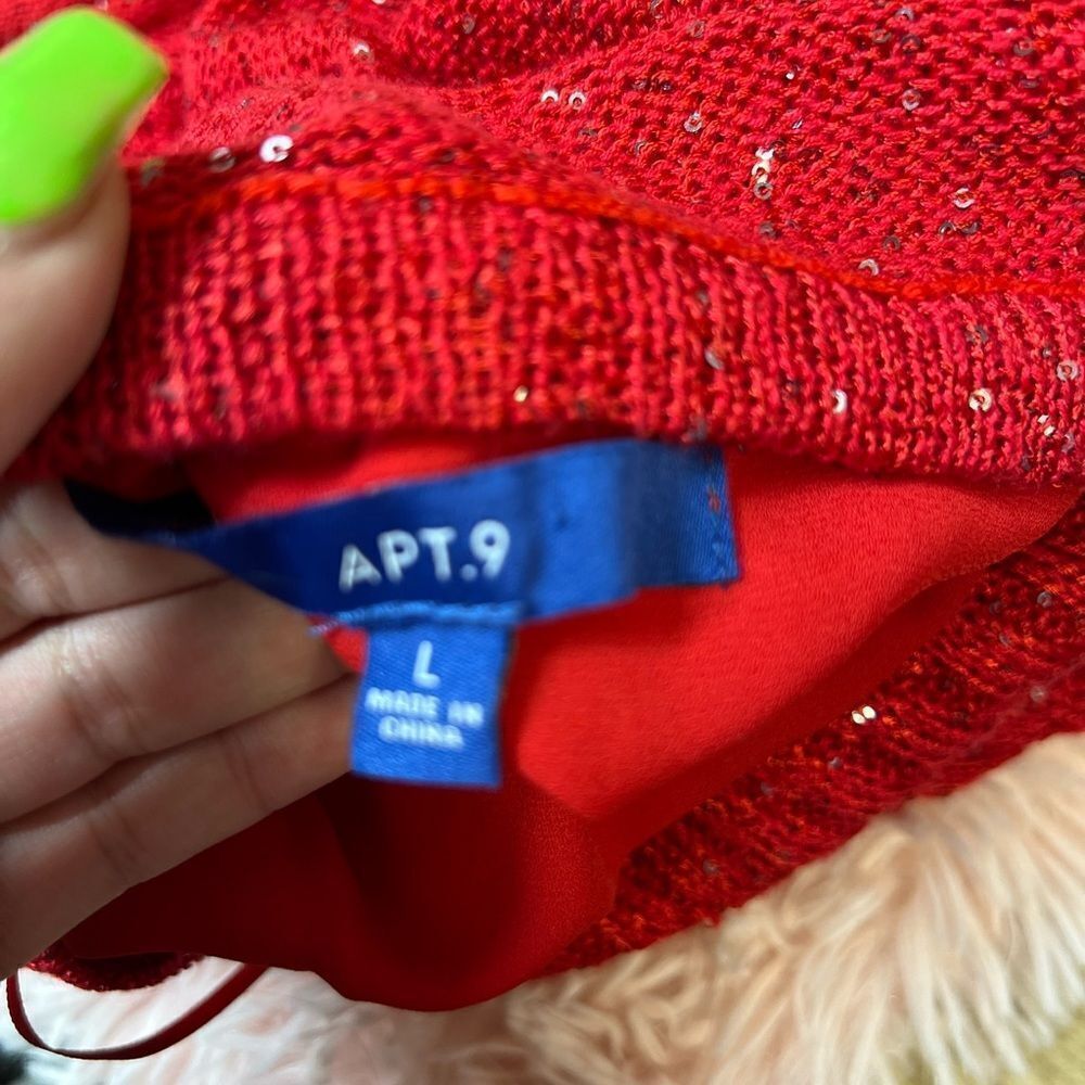 Red dress - Picture 5 of 8
